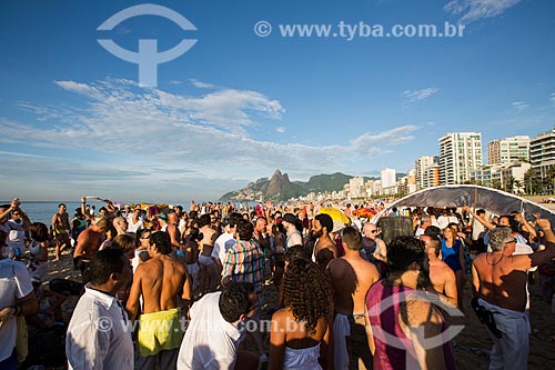  Subject: New year party organized by artist Ernesto Neto at 8 Post with the Morro Dois Irmaos (Two Brothers Mountain) in the background / Place: Ipanema neighborhood - Rio de Janeiro city - Rio de Janeiro state (RJ) - Brazil / Date: 01/2014 