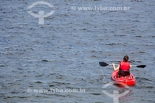  Subject: Tourist in kayak - Forno Beach (Oven Beach) / Place: Arraial do Cabo city - Rio de Janeiro state (RJ) - Brazil / Date: 01/2014 