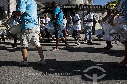  Subject: Drums of Loucura suburbana carnival street troup / Place: Madureira neighborhood - Rio de Janeiro city - Rio de Janeiro state (RJ) - Brazil / Date: 02/2012 