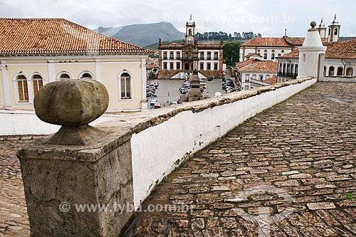  Subject: Monument of Tiradentes and Conspiracy Museum - Old House Chamber and chain of Vila Rica city in the background / Place: Ouro Preto city - Minas Gerais state (MG) - Brazil / Date: 12/2007 