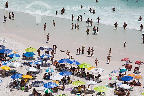  Subject: Bathers - Pontal do Atalaia Beach / Place: Arraial do Cabo city - Rio de Janeiro state (RJ) - Brazil / Date: 01/2014 