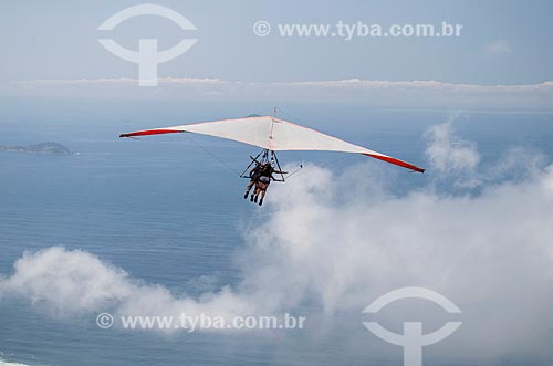  Subject: Tandem flight of hang glider - Pedra Bonita (Bonita Stone) ramp / Place: Sao Conrado neighborhood - Rio de Janeiro city - Rio de Janeiro state (RJ) - Brazil / Date: 11/2013 