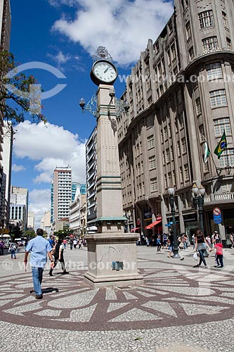  Subject: Clock - Luiz Xavier Avenue - also know as Flores Street / Place: City center neighborhood - Curitiba city - Parana state (PR) - Brazil / Date: 12/2013 