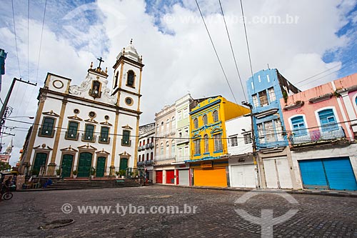  Subject: Facade of Nossa Senhora do Livramento Basilica (1882) with houses / Place: Santo Antonio neighborhood - Recife city - Pernambuco state (PE) - Brazil / Date: 11/2013 