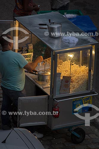  Subject: Pound of popcorn - Russel Street / Place: Gloria neighborhood - Rio de Janeiro city - Rio de Janeiro state (RJ) - Brazil / Date: 02/2014 