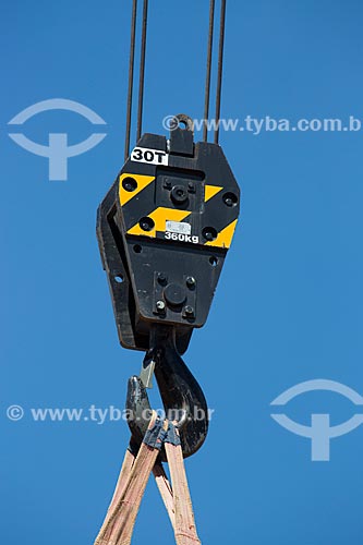  Subject: Crane hook that supports up to 30 tons / Place: Grajau neighborhood - Sao Paulo city - Sao Paulo state (SP) - Brazil / Date: 02/2014 