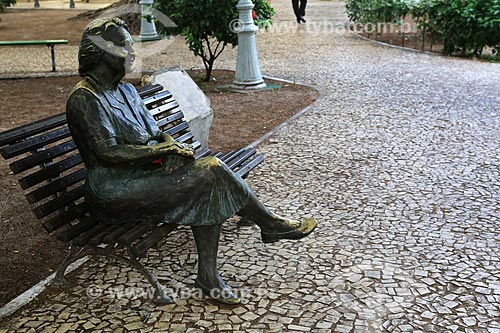  Subject: Statue of Rachel de Queiroz - General Tiburcio Square (Leoes Square) / Place: Fortaleza city - Ceara state (CE) - Brazil / Date: 03/2014 