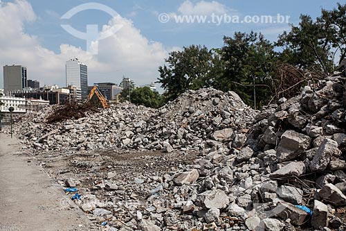  Subject: Demolition of one of the outputs of the Perimetral High - Near to National History Museum / Place: Rio de Janeiro city - Rio de Janeiro state (RJ) - Brazil / Date: 03/2014 