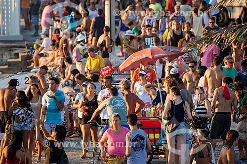  Subject: People on the Arpoador Beach waterfront / Place: Ipanema neighborhood - Rio de Janeiro city - Rio de Janeiro state (RJ) - Brazil / Date: 01/2014 