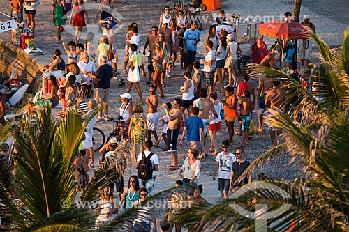  Subject: People on the Arpoador Beach waterfront / Place: Ipanema neighborhood - Rio de Janeiro city - Rio de Janeiro state (RJ) - Brazil / Date: 01/2014 