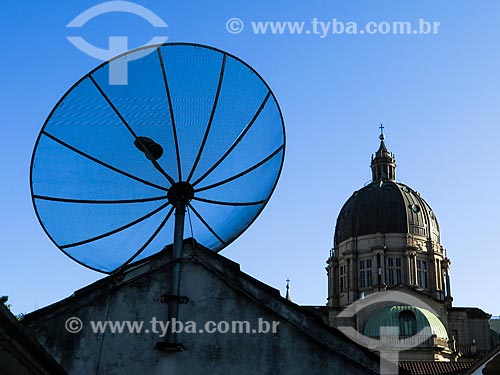  Subject: VIew of parabolic antenna with Metropolitan Cathedral of Porto Alegre (1929) in the background / Place: Porto Alegre city - Rio Grande do Sul state (RS) - Brazil / Date: 03/2014 