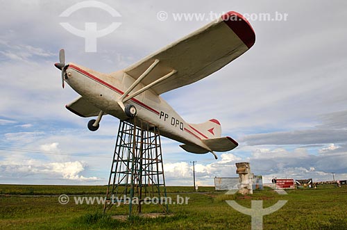  Subject: Replica of Plane used for the aviator and colonizer Julio Martins to colonize the region of Chapadao do Sul / Place: Chapadao do Sul city - Mato Grosso do Sul state (MS) - Brazil / Date: 02/2014 
