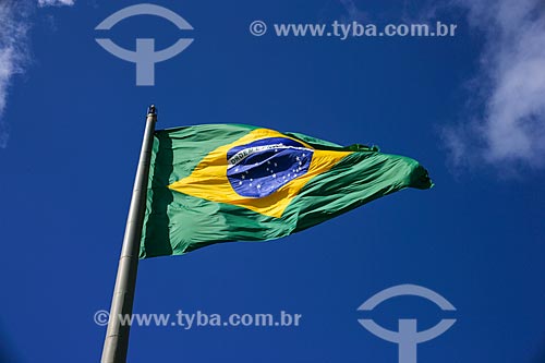  Subject: Brazilian flag - Mirante of Guia Mountain / Place: Cabo Frio city - Rio de Janeiro state (RJ) - Brazil / Date: 08/2012 