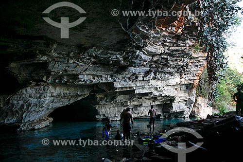  Subject: Peoples swimming - Pratinha Grotto / Place: Iraquara city - Bahia state (BA) - Brazil / Date: 04/2013 