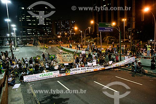  Demonstrators during the protest of the Free Pass Movement opposite to Rio de Janeiro city hall  - Rio de Janeiro city - Rio de Janeiro state (RJ) - Brazil