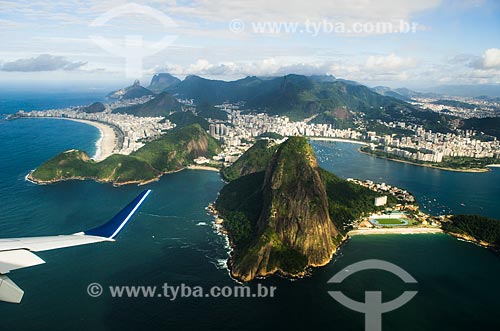  Flight of the Blue Company - Model Embraer EMB 195 - flying over the Sugar Loaf  - Rio de Janeiro city - Rio de Janeiro state (RJ) - Brazil