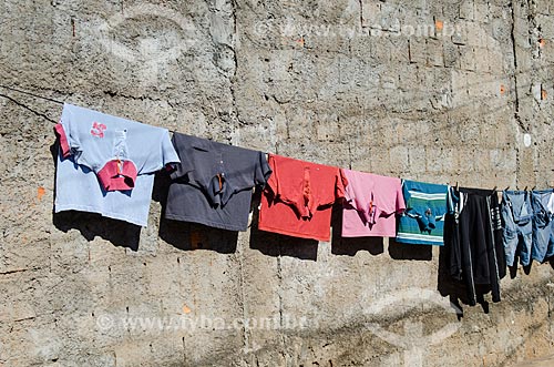  Subject: Shirts hanging on clothesline / Place: Mato Grosso state (MT) - Brazil / Date: 07/2013 