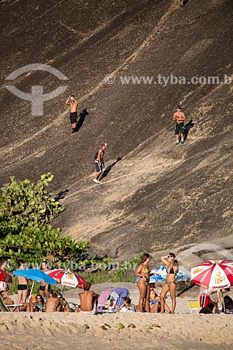  Subject: Climbing the Tucum Hill - also known as Costao de Itacoatiara - from Itacoatiara Beach / Place: Itacoatiara neighborhood - Niteroi city - Rio de Janeiro state (RJ) - Brazil / Date: 03/2014 