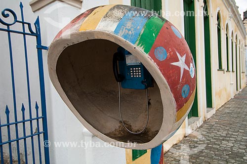  Subject: Telephone booth in berimbau format / Place: Cachoeira city - Bahia state (BA) - Brazil / Date: 12/2010 