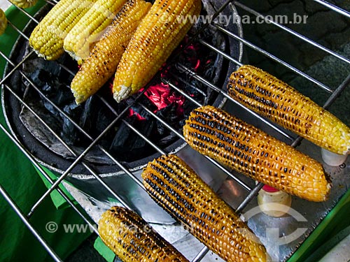  Subject: Grilled corn in Northeast Traditions Centre / Place: Sao Cristovao neighborhood - Rio de Janeiro city - Rio de Janeiro state (RJ) - Brazil / Date: 02/2011 