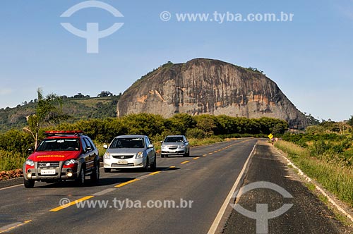  Subject: Vital Brasil Road (BR-267) - near of Pedra Grande / Place: Machado city - Minas Gerais state (MG) - Brazil / Date: 04/2014 