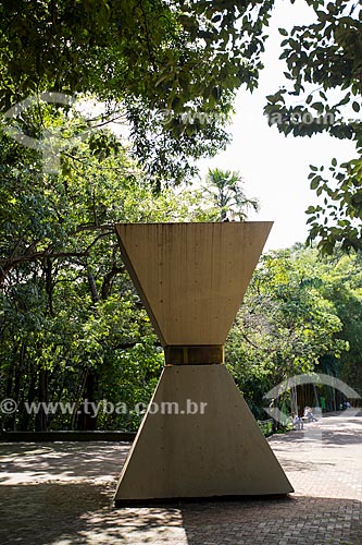 Subject: Monument to World Peace (1988) - in honor of the Bahai International Community to the victims of the accident with cesium-137 / Place: Goiania city - Goias state (GO) - Brazil / Date: 05/2014 