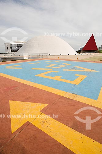  Subject: Heliport with the Library of the Oscar Niemeyer Cultural Center, Palacio da Musica Belkiss Spenzieri (Belkiss Spenzieri Palace of Music) and Monument to Human Rights (2006) in the background / Place: Goiania city - Goias state (GO) - Brazil 