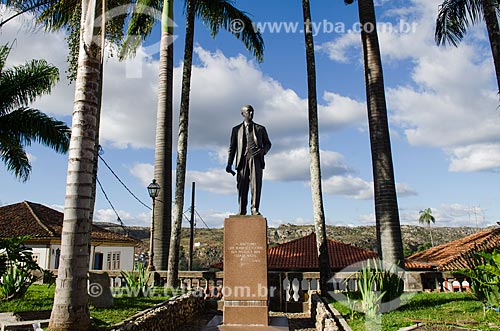  Subject:  Statue of the ex - brazilian president Juscelino Kubitschek ,  born in Diamantina  / Place: Diamantina city - Minas Gerais state (MG) - Brazil / Date: 06/2012 