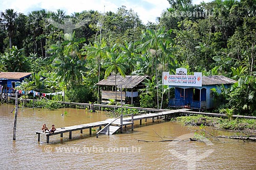  Subject: Houses on the banks of Parauau River near to Breves city / Place: Breves city - Para state (PA) - Brazil / Date: 03/2014 