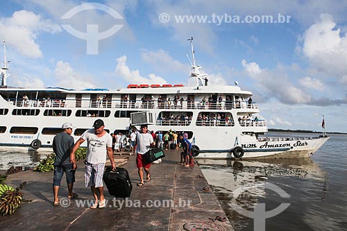  Subject: Passengers boarding - port of Juruti city / Place: Juruti city - Para state (PA) - Brazil / Date: 03/2014 