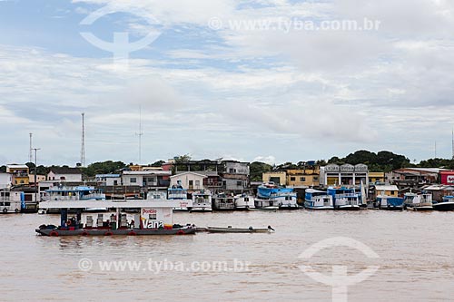  Subject: Floating gas station with boats - Parintins Port / Place: Parintins city - Amazonas state (AM) - Brazil / Date: 03/2014 