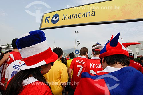  Subject: Soccer fans of Chile near to Journalist Mario Filho Stadium - also known as Maracana - coming to the match between Spain x Chile / Place: Maracana neighborhood - Rio de Janeiro city - Rio de Janeiro state (RJ) - Brazil / Date: 06/2014 