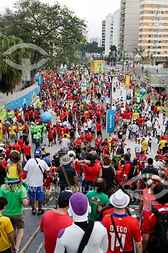  Subject: Soccer fans of Chile near to Journalist Mario Filho Stadium - also known as Maracana - coming to the match between Spain x Chile / Place: Maracana neighborhood - Rio de Janeiro city - Rio de Janeiro state (RJ) - Brazil / Date: 06/2014 