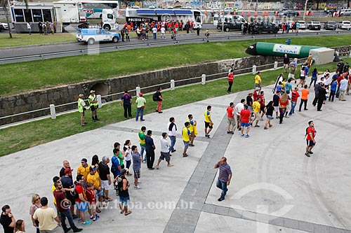  Subject: Queue to entrance - Journalist Mario Filho Stadium (1950) - also known as Maracana - to the match between Spain x Chile / Place: Maracana neighborhood - Rio de Janeiro city - Rio de Janeiro state (RJ) - Brazil / Date: 06/2014 