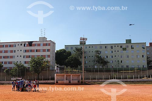  Subject: Boys playing soccer - ground field near to Corinthians Arena / Place: Itaquera neighborhood - Sao Paulo city - Sao Paulo state (SP) - Brazil / Date: 06/2014 