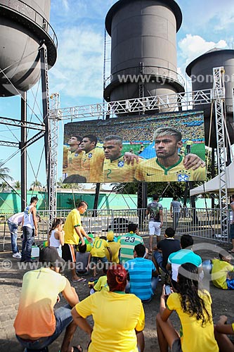  Subject: Fans watching the match between Cameroon x Brazil - Tres Caixas DAgua Square / Place: Porto Velho city - Rondonia state (RO) - Brazil / Date: 06/2014 