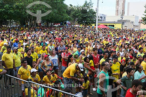  Subject: Fans watching the match between Cameroon x Brazil - Tres Caixas DAgua Square / Place: Porto Velho city - Rondonia state (RO) - Brazil / Date: 06/2014 