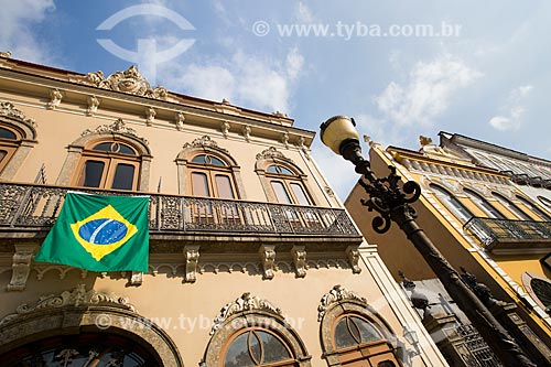  Subject: Brazilian flag - facade of the Riazor Hotel / Place: Catete neighborhood - Rio de Janeiro city - Rio de Janeiro state (RJ) - Brazil / Date: 06/2014 