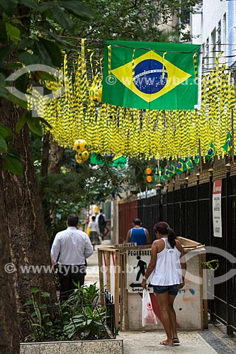  Subject: Silveira Martins Street adorned with the colors of Brazil for the World Cup / Place: Catete neighborhood - Rio de Janeiro city - Rio de Janeiro state (RJ) - Brazil / Date: 06/2014 