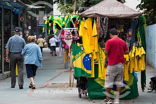  Subject: Street trader - Catete Street during World Cup / Place: Catete neighborhood - Rio de Janeiro city - Rio de Janeiro state (RJ) - Brazil / Date: 06/2014 