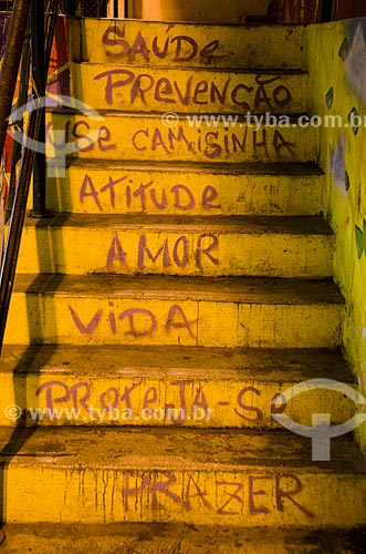  Subject: Detail of staircase with the message of prevention of diseases in Prazeres Hill / Place: Santa Teresa neighborhood - Rio de Janeiro city - Rio de Janeiro state (RJ) - Brazil / Date: 07/2013 
