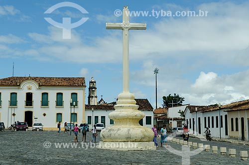  Subject: Cross in Sao Francisco Square with Historical Museum of Sergipe in the background / Place: Sao Cristovao city - Sergipe state (SE) - Brazil / Date: 08/2013 