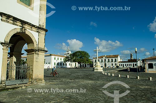  Subject: Cross in Sao Francisco Square with Historical Museum of Sergipe and Mercy Church and Holy House of Mercy in the background / Place: Sao Cristovao city - Sergipe state (SE) - Brazil / Date: 08/2013 