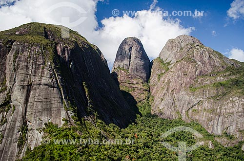  Subject: View of Tres Picos de Salinas (Three Peaks of Salinas) - Tres Picos State Park / Place: Teresopolis city - Rio de Janeiro state (RJ) - Brazil / Date: 05/2014 