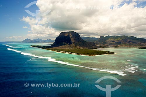  Subject: Mountain - Le Morne Brabant Peninsula / Place: Riviere Noire District - Mauritius - Africa / Date: 11/2012 