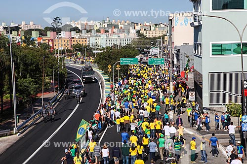  Subject: Fans coming to the match between Brazil x Croatia - Corinthians Arena by World Cup of Brazil / Place: Itaquera neighborhood - Sao Paulo city - Sao Paulo state (SP) - Brazil / Date: 06/2014 