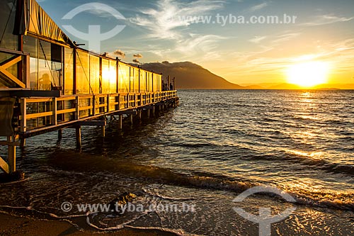  Subject: Sunset - pier of Ostradamus Restaurant - Ribeirao da Ilha Beach / Place: Ribeirao da Ilha neighborhood - Florianopolis city - Santa Catarina state (SC) - Brazil / Date: 05/2014 