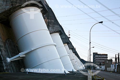  Subject: Ducts of dam of Itaipu Hydrelectric Plant / Place: Foz do Iguacu city - Parana state (PR) - Brazil / Date: 05/2008 