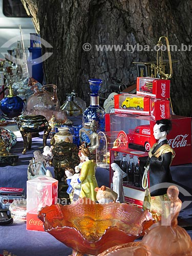  Subject: Antiquities on sale - Brique da Redencao / Place: Porto Alegre city - Rio Grande do Sul state (RS) - Brazil / Date: 04/2014 