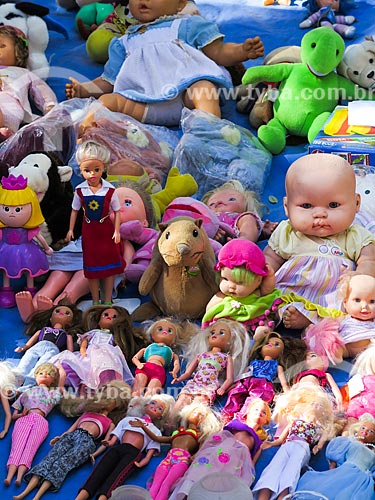  Subject: Dolls on sale - Brique da Redencao / Place: Porto Alegre city - Rio Grande do Sul state (RS) - Brazil / Date: 04/2014 